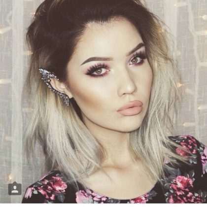 Luzes em loiro platinado