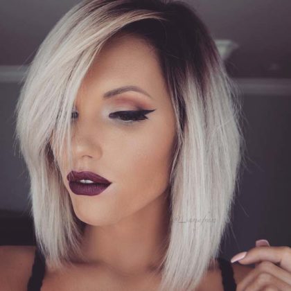 Luzes em loiro platinado