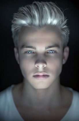 Loiro platinado masculino
