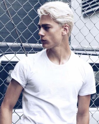 Loiro platinado masculino