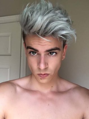 Loiro platinado masculino