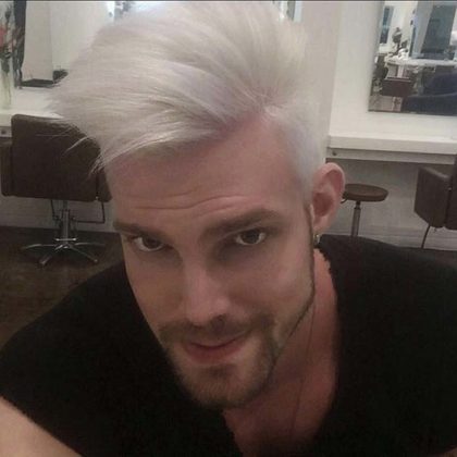 Loiro platinado masculino