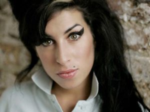 delineado estilo Amy Winehouse